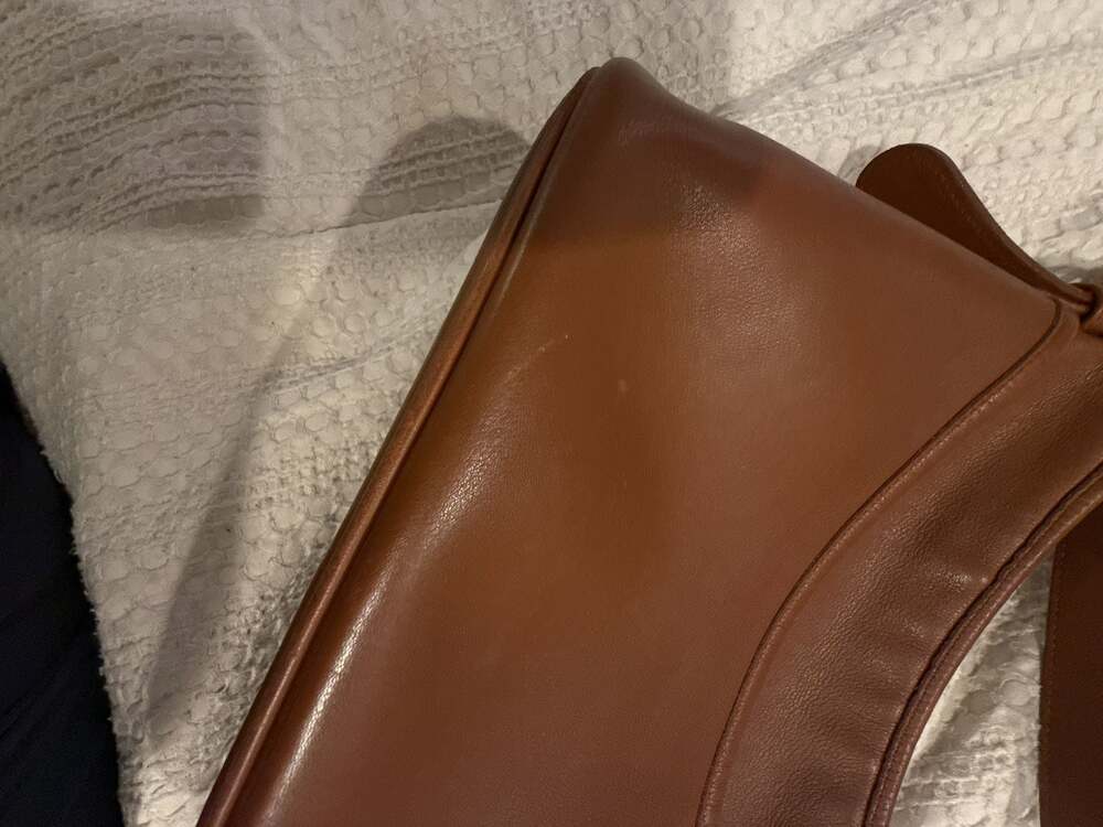 Vintage Coach Leather Shoulder Bag in British Tan - Picture 9 of 12